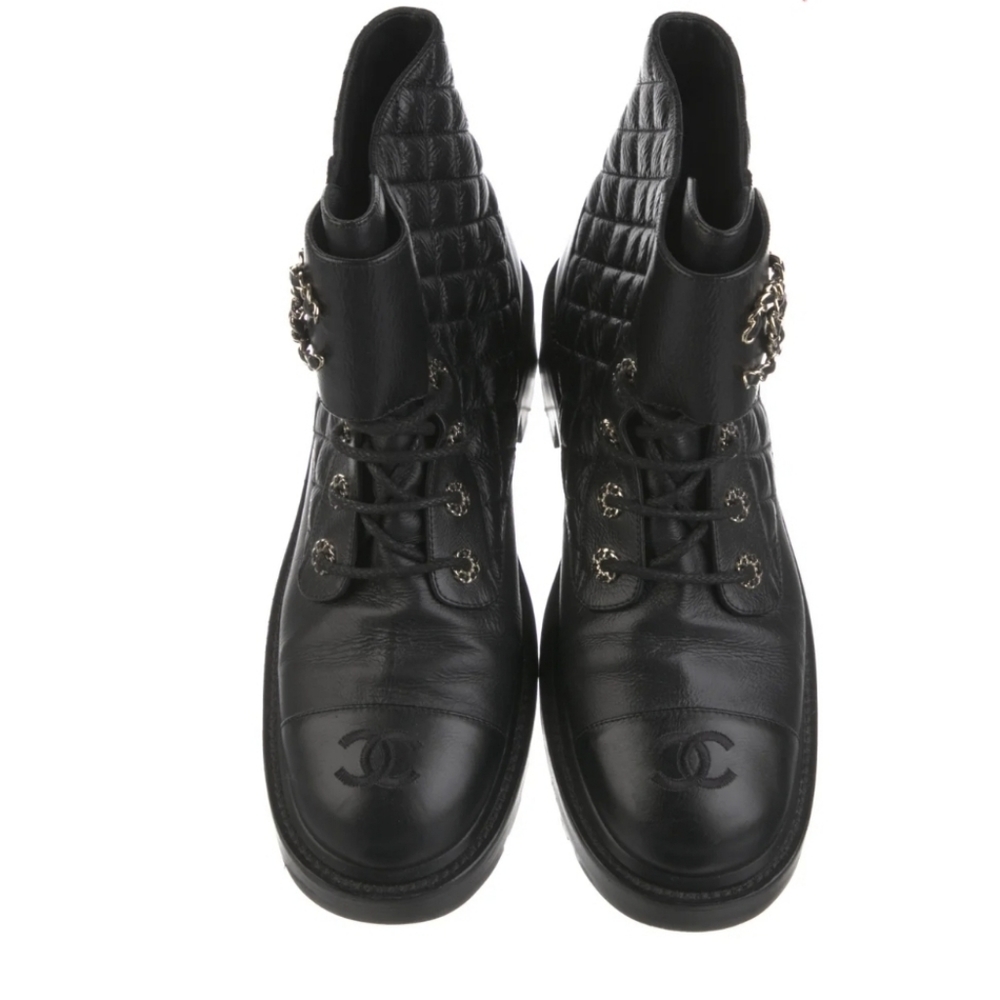 CHANEL 2020 Interlocking CC Logo Combat Boots